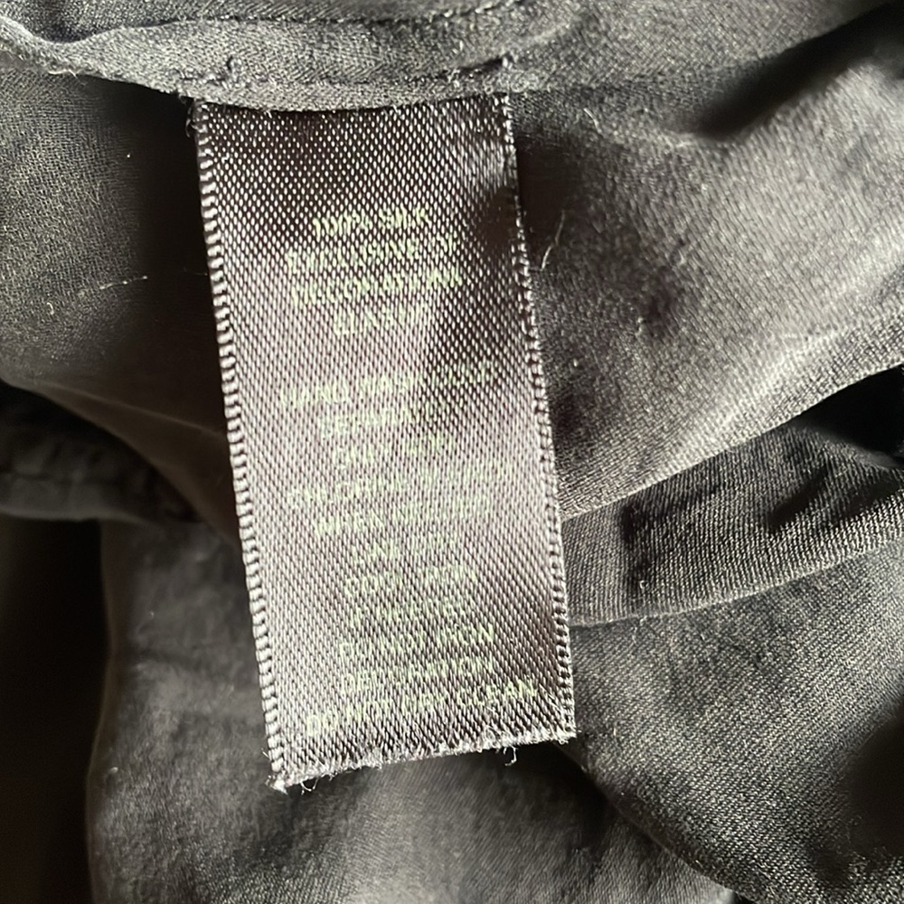 White House black market silk embroidered blouse with v-neck and 3/4 sleeves - Picture 6 of 6